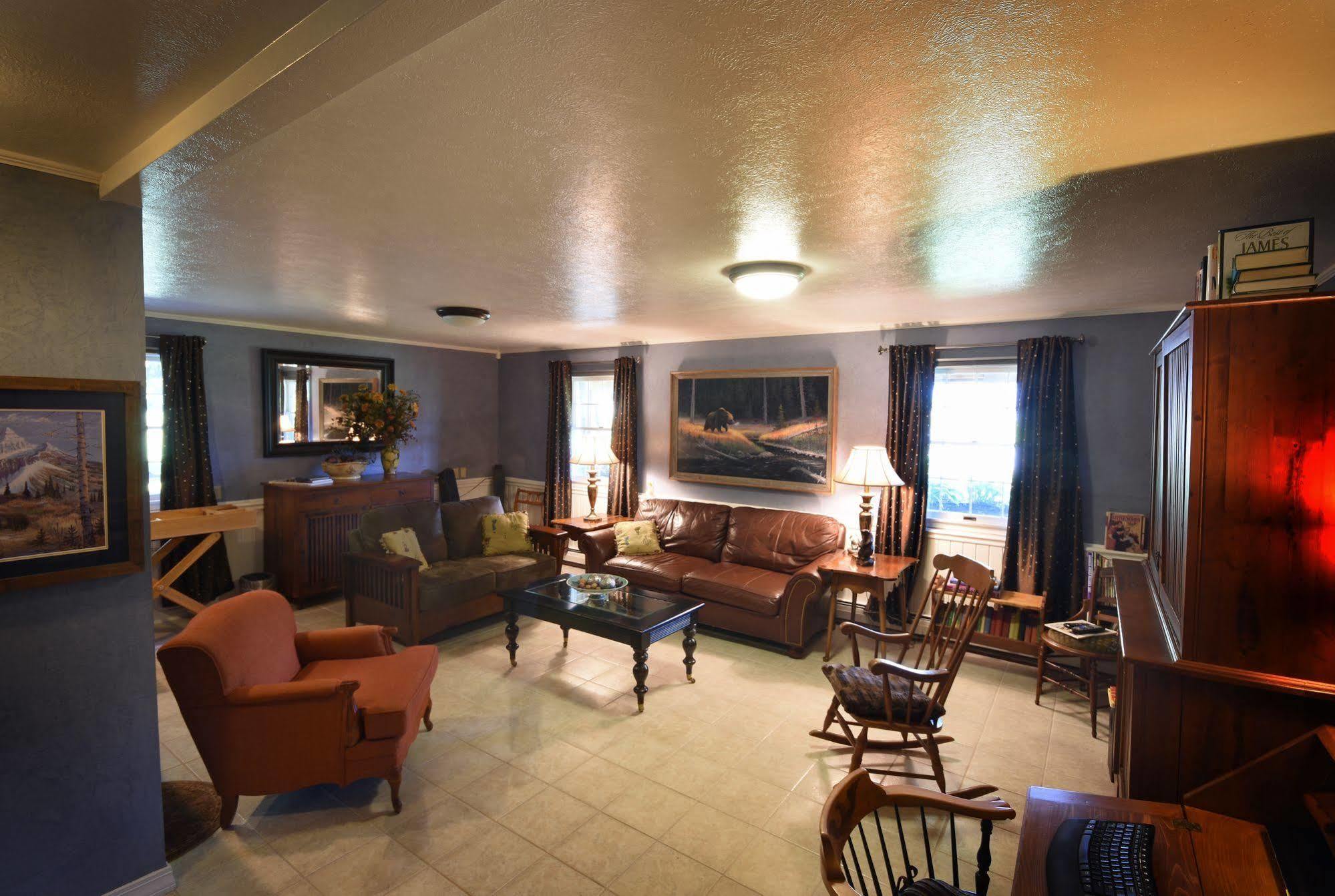 Bad Rock Bed And Breakfast Inn Columbia Falls Exterior photo